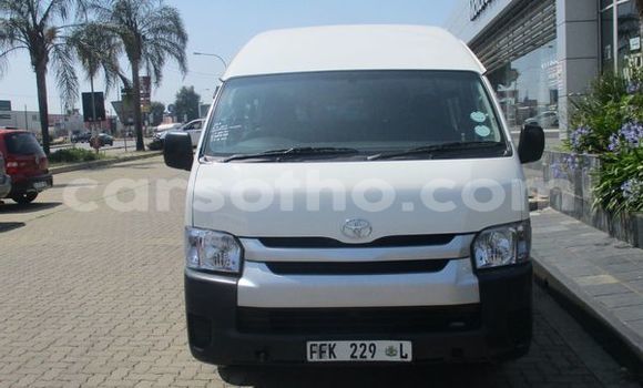 Sayi Na hannu Toyota Hiace White Mota in Maputsoe a Leribe Sayi Na hannu Toyota Hiace White Mota in Maputsoe a Leribe