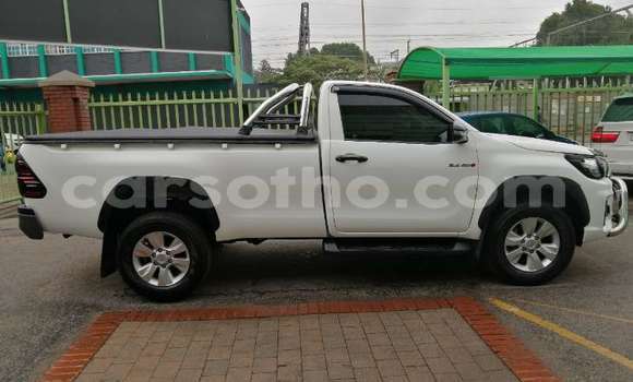 Buy Used Toyota Hilux White Car in Maputsoa in Leribe Buy Used Toyota Hilux White Car in Maputsoa in Leribe