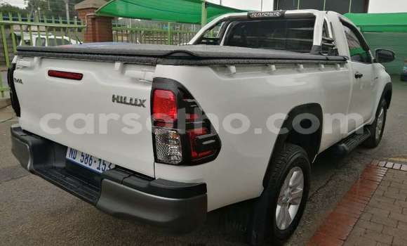 Buy Used Toyota Hilux White Car in Maputsoa in Leribe Buy Used Toyota Hilux White Car in Maputsoa in Leribe