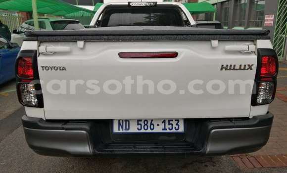 Buy Used Toyota Hilux White Car in Maputsoa in Leribe Buy Used Toyota Hilux White Car in Maputsoa in Leribe