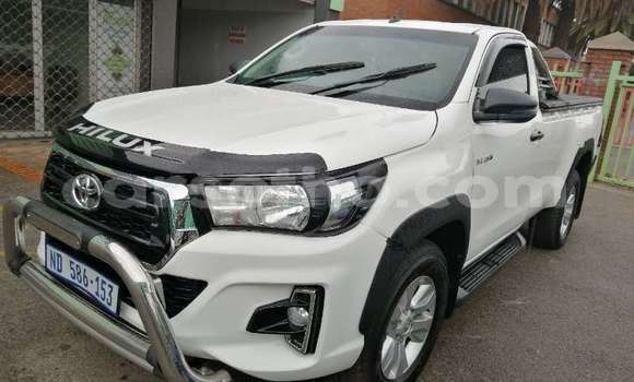 Buy Used Toyota Hilux White Car in Maputsoa in Leribe Buy Used Toyota Hilux White Car in Maputsoa in Leribe