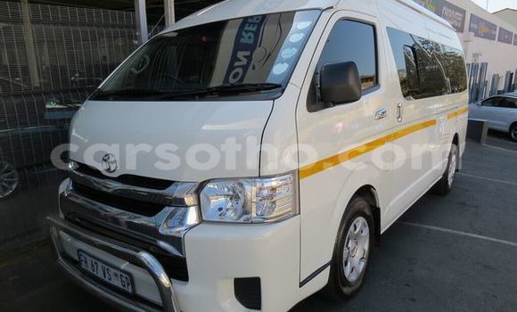 Buy Used Toyota Hiace White Car in Maputsoa in Leribe Buy Used Toyota Hiace White Car in Maputsoa in Leribe