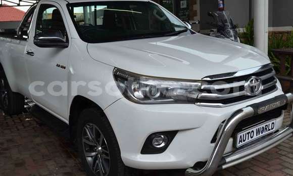 اشتري مستعمل Toyota Hilux White سيارة في Maseru في Maseru اشتري مستعمل Toyota Hilux White سيارة في Maseru في Maseru