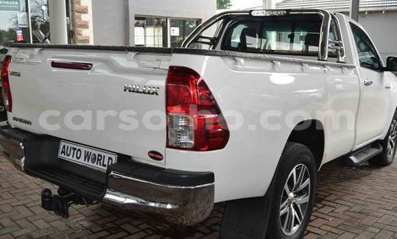 اشتري مستعمل Toyota Hilux White سيارة في Maseru في Maseru اشتري مستعمل Toyota Hilux White سيارة في Maseru في Maseru