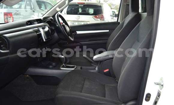 اشتري مستعمل Toyota Hilux White سيارة في Maseru في Maseru اشتري مستعمل Toyota Hilux White سيارة في Maseru في Maseru