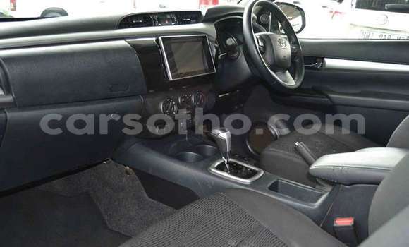 اشتري مستعمل Toyota Hilux White سيارة في Maseru في Maseru اشتري مستعمل Toyota Hilux White سيارة في Maseru في Maseru