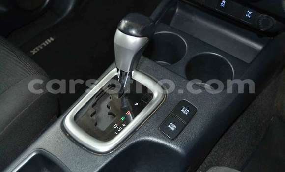 اشتري مستعمل Toyota Hilux White سيارة في Maseru في Maseru اشتري مستعمل Toyota Hilux White سيارة في Maseru في Maseru