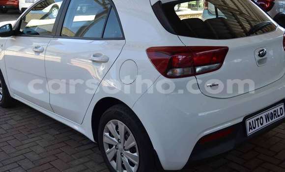 اشتري مستعمل Kia Rio White سيارة في Maseru في Maseru اشتري مستعمل Kia Rio White سيارة في Maseru في Maseru