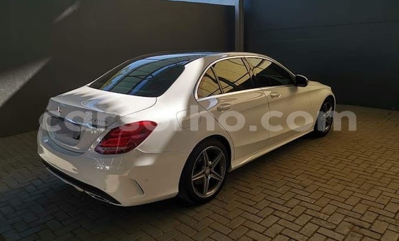 اشتري مستعمل Mercedes-Benz 190–Series Red سيارة في Maputsoa في Leribe اشتري مستعمل Mercedes-Benz 190–Series Red سيارة في Maputsoa في Leribe