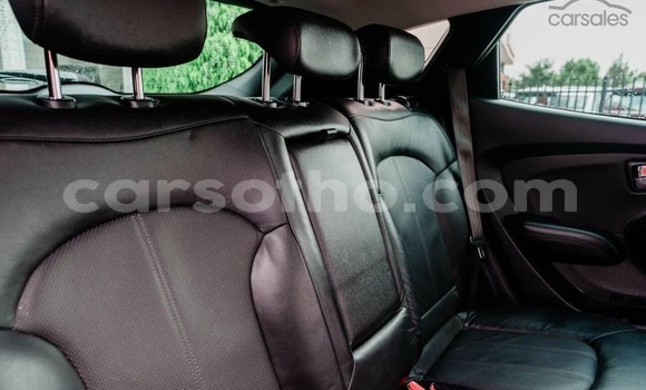 اشتري مستعمل Hyundai ix35 Red سيارة في Maseru في Maseru اشتري مستعمل Hyundai ix35 Red سيارة في Maseru في Maseru