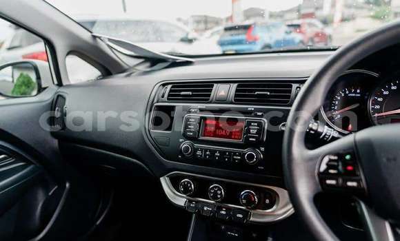 اشتري مستعمل Kia Rio White سيارة في Maseru في Maseru اشتري مستعمل Kia Rio White سيارة في Maseru في Maseru
