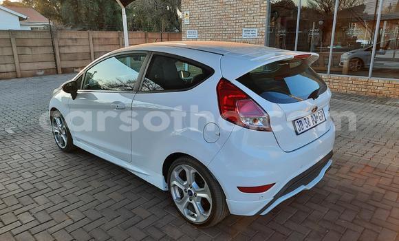 اشتري مستعمل Ford Fiesta ST White سيارة في Maputsoa في Leribe اشتري مستعمل Ford Fiesta ST White سيارة في Maputsoa في Leribe