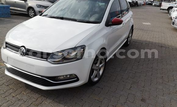 Acheter Occasion Voiture Volkswagen Polo Blanc à Maputsoe, Leribe Acheter Occasion Voiture Volkswagen Polo Blanc à Maputsoe, Leribe