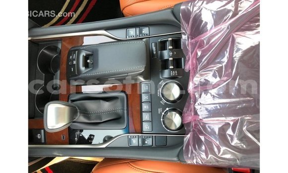 اشتري Imported Lexus LX White سيارة في Import - Dubai في Maseru اشتري Imported Lexus LX White سيارة في Import - Dubai في Maseru