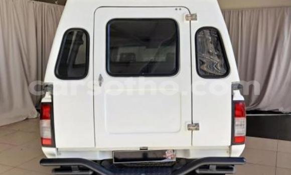 Acheter Occasion Voiture Nissan NP 300 Vert à Maputsoa, Leribe Acheter Occasion Voiture Nissan NP 300 Vert à Maputsoa, Leribe