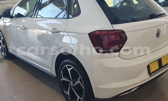 Acheter Occasion Voiture Volkswagen Polo Blanc à Maputsoe, Leribe Acheter Occasion Voiture Volkswagen Polo Blanc à Maputsoe, Leribe