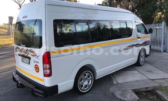 Sayi Na hannu Toyota Hiace White Mota in Maseru a Maseru Sayi Na hannu Toyota Hiace White Mota in Maseru a Maseru
