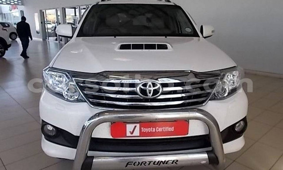Acheter Occasion Voiture Toyota Fortuner Blanc à Maseru, Maseru Acheter Occasion Voiture Toyota Fortuner Blanc à Maseru, Maseru