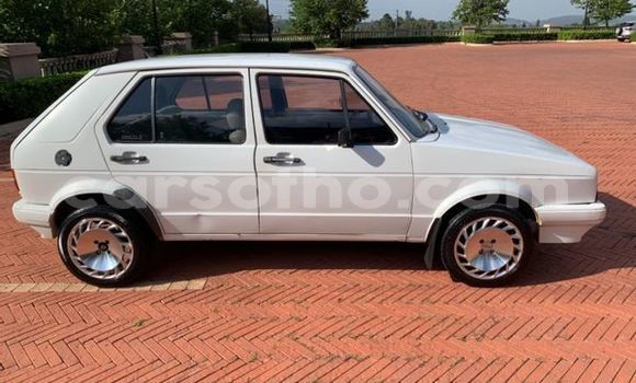 Buy Used Volkswagen Golf White Car in Maputsoe in Leribe Buy Used Volkswagen Golf White Car in Maputsoe in Leribe