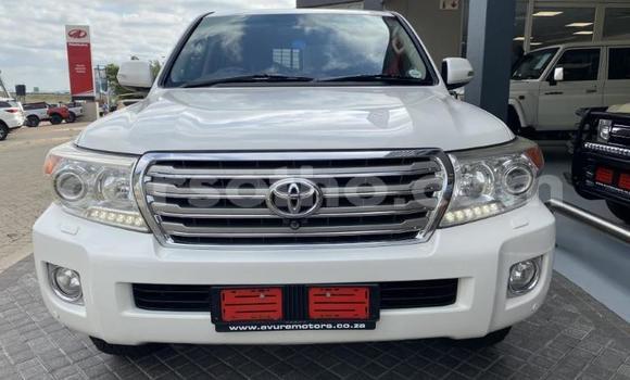 Sayi Na hannu Toyota Land Cruiser White Mota in Maseru a Maseru Sayi Na hannu Toyota Land Cruiser White Mota in Maseru a Maseru