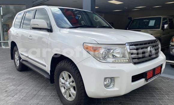 Sayi Na hannu Toyota Land Cruiser White Mota in Maseru a Maseru Sayi Na hannu Toyota Land Cruiser White Mota in Maseru a Maseru