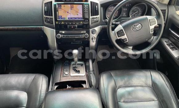 Sayi Na hannu Toyota Land Cruiser White Mota in Maseru a Maseru Sayi Na hannu Toyota Land Cruiser White Mota in Maseru a Maseru