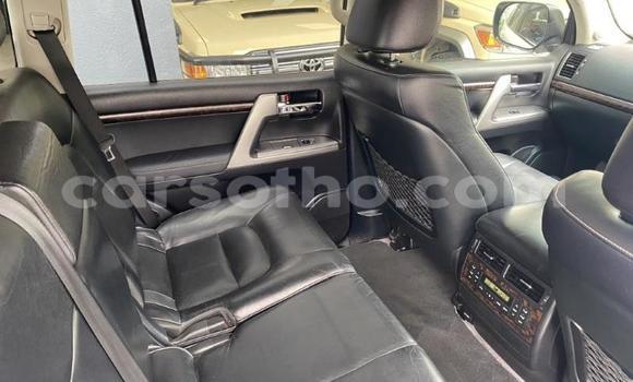 Sayi Na hannu Toyota Land Cruiser White Mota in Maseru a Maseru Sayi Na hannu Toyota Land Cruiser White Mota in Maseru a Maseru
