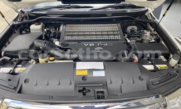 Sayi Na hannu Toyota Land Cruiser White Mota in Maseru a Maseru Sayi Na hannu Toyota Land Cruiser White Mota in Maseru a Maseru