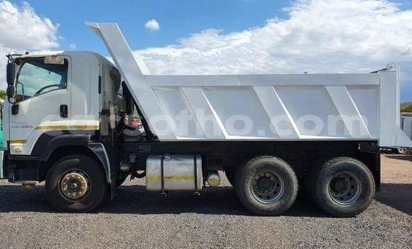 اشتري مستعمل Isuzu VehiCross White سيارة في Maseru في Maseru اشتري مستعمل Isuzu VehiCross White سيارة في Maseru في Maseru