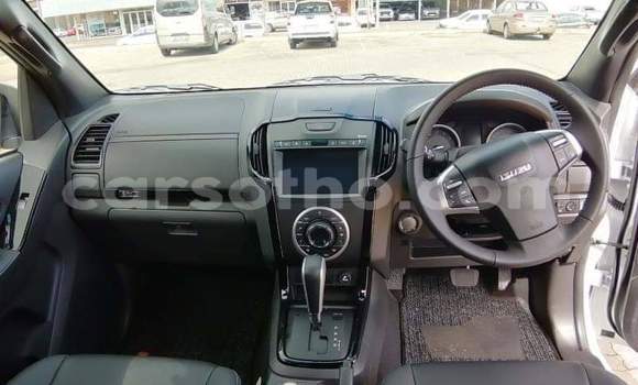 Sayi Na hannu Isuzu D–MAX White Mota in Butha Buthe a Butha-Buthe Sayi Na hannu Isuzu D–MAX White Mota in Butha Buthe a Butha-Buthe