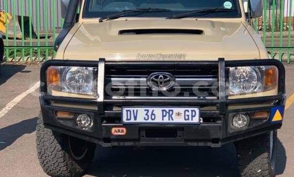 اشتري مستعمل Toyota Land Cruiser Beige سيارة في Roma في Maseru اشتري مستعمل Toyota Land Cruiser Beige سيارة في Roma في Maseru