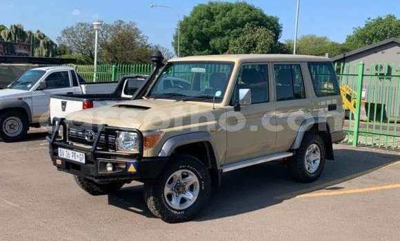 اشتري مستعمل Toyota Land Cruiser Beige سيارة في Roma في Maseru اشتري مستعمل Toyota Land Cruiser Beige سيارة في Roma في Maseru