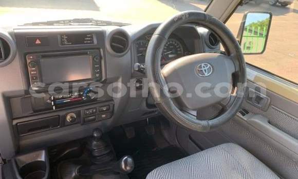 اشتري مستعمل Toyota Land Cruiser Beige سيارة في Roma في Maseru اشتري مستعمل Toyota Land Cruiser Beige سيارة في Roma في Maseru