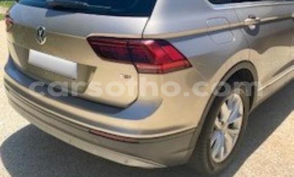 اشتري مستعمل Volkswagen Tiguan Beige سيارة في Maseru في Maseru اشتري مستعمل Volkswagen Tiguan Beige سيارة في Maseru في Maseru