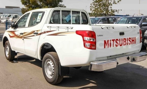 اشتري Imported Mitsubishi L200 White سيارة في Import - Dubai في Maseru اشتري Imported Mitsubishi L200 White سيارة في Import - Dubai في Maseru