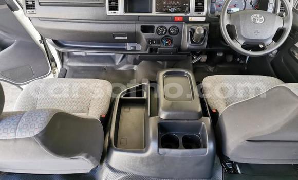 اشتري مستعمل Toyota 4Runner White سيارة في Maseru في Maseru اشتري مستعمل Toyota 4Runner White سيارة في Maseru في Maseru