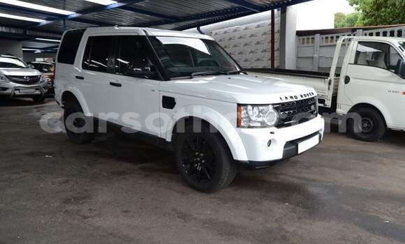Sayi Na hannu Land Rover Discovery White Mota in Roma a Maseru Sayi Na hannu Land Rover Discovery White Mota in Roma a Maseru