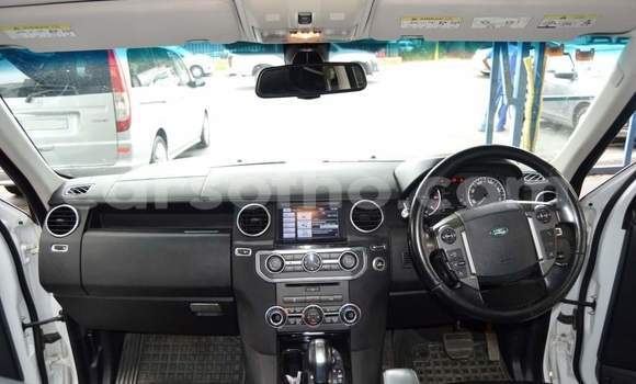 Sayi Na hannu Land Rover Discovery White Mota in Roma a Maseru Sayi Na hannu Land Rover Discovery White Mota in Roma a Maseru