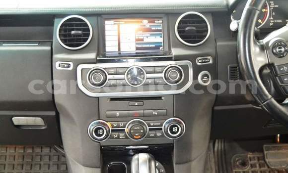 Sayi Na hannu Land Rover Discovery White Mota in Roma a Maseru Sayi Na hannu Land Rover Discovery White Mota in Roma a Maseru