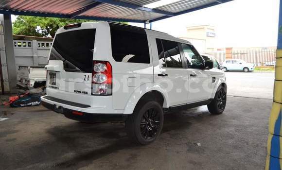 Sayi Na hannu Land Rover Discovery White Mota in Roma a Maseru Sayi Na hannu Land Rover Discovery White Mota in Roma a Maseru