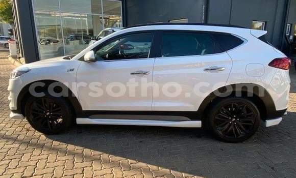 Sayi Na hannu Hyundai Tucson White Mota in Maseru a Maseru Sayi Na hannu Hyundai Tucson White Mota in Maseru a Maseru