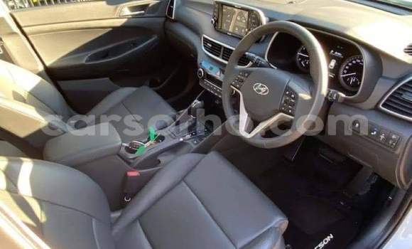 Sayi Na hannu Hyundai Tucson White Mota in Maseru a Maseru Sayi Na hannu Hyundai Tucson White Mota in Maseru a Maseru