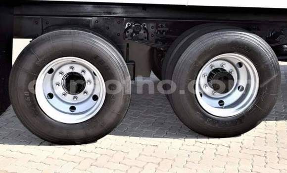 Sayi Na hannu Nissan UD White Babbar mota in Thaba–Tseka a Mafeteng Sayi Na hannu Nissan UD White Babbar mota in Thaba–Tseka a Mafeteng