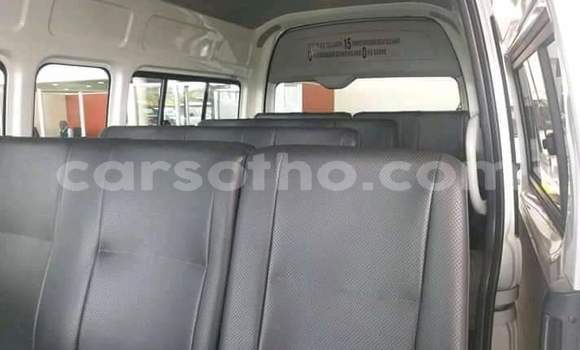 Sayi Na hannu Toyota Hiace White Mota in Qacha's Nek a Quthing Sayi Na hannu Toyota Hiace White Mota in Qacha's Nek a Quthing