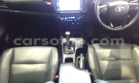 Acheter Occasion Voiture Toyota Hilux Gris à Hlotse, Leribe Acheter Occasion Voiture Toyota Hilux Gris à Hlotse, Leribe