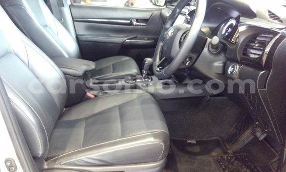 Acheter Occasion Voiture Toyota Hilux Gris à Hlotse, Leribe Acheter Occasion Voiture Toyota Hilux Gris à Hlotse, Leribe