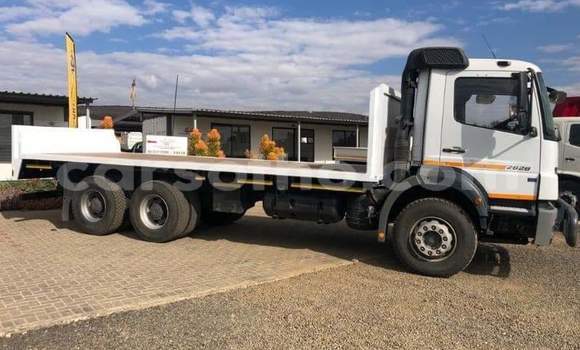 اشتري مستعمل Mercedes‒Benz Truck White شاحنة في Peka في Leribe اشتري مستعمل Mercedes‒Benz Truck White شاحنة في Peka في Leribe