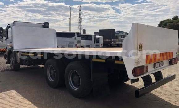 اشتري مستعمل Mercedes‒Benz Truck White شاحنة في Peka في Leribe اشتري مستعمل Mercedes‒Benz Truck White شاحنة في Peka في Leribe