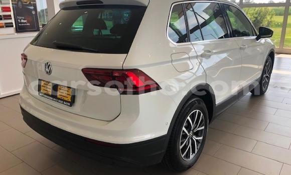 اشتري مستعمل Volkswagen Tiguan White سيارة في Maseru في Maseru اشتري مستعمل Volkswagen Tiguan White سيارة في Maseru في Maseru