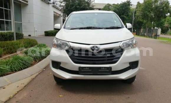 Sayi Na hannu Toyota Avanza White Mota in Butha Buthe a Butha-Buthe Sayi Na hannu Toyota Avanza White Mota in Butha Buthe a Butha-Buthe
